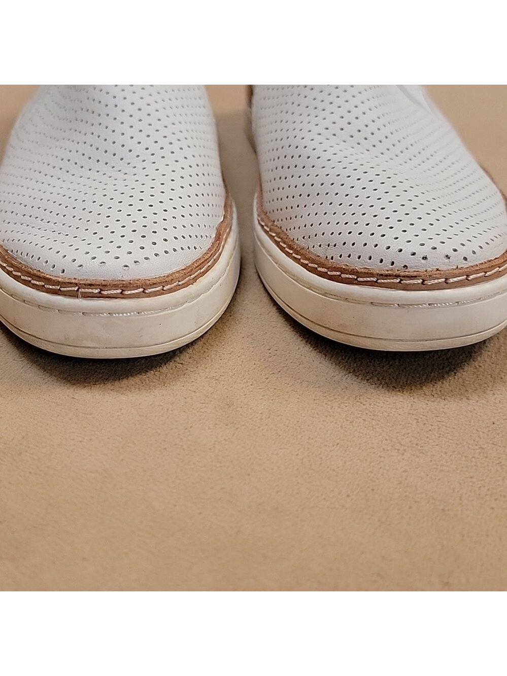 UGG Women's Adley Perf Slip-On Sneakers in Ceramic Size 8.5 EUC - Picture 2 of 15